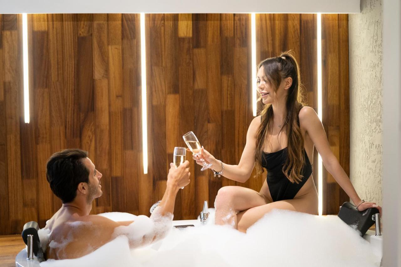 King Deluxe Room with Jacuzzi