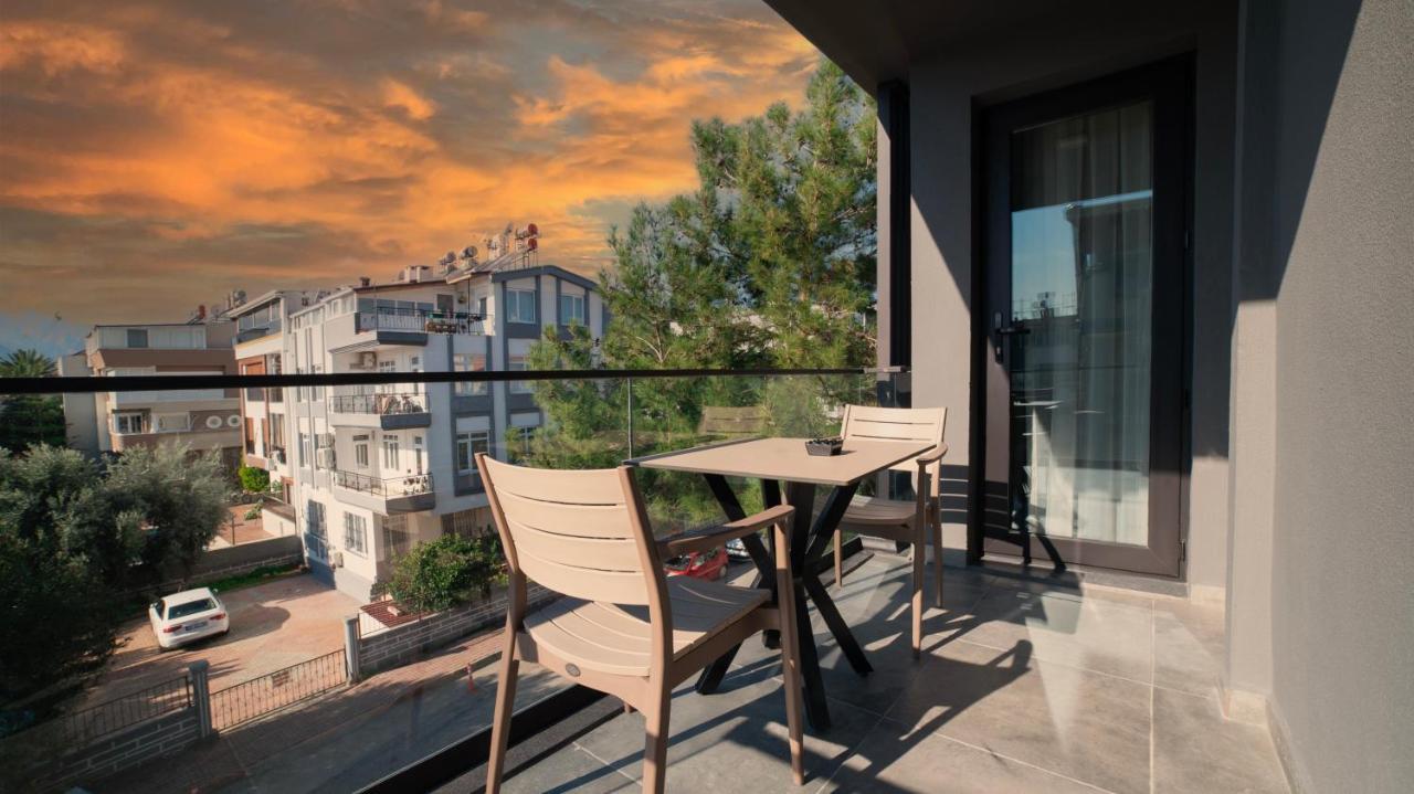 Deluxe Suite with Balcony