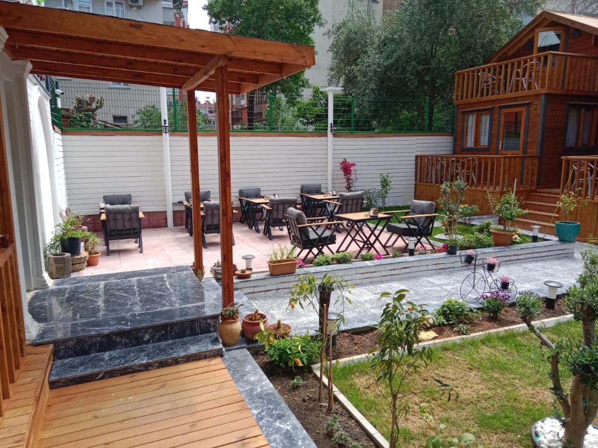 Bungalow with Garden View