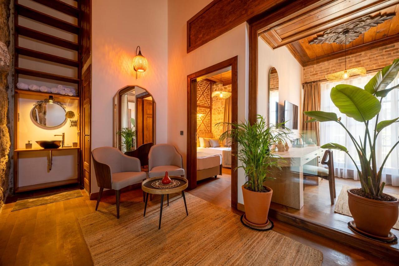 Deluxe King Suite
