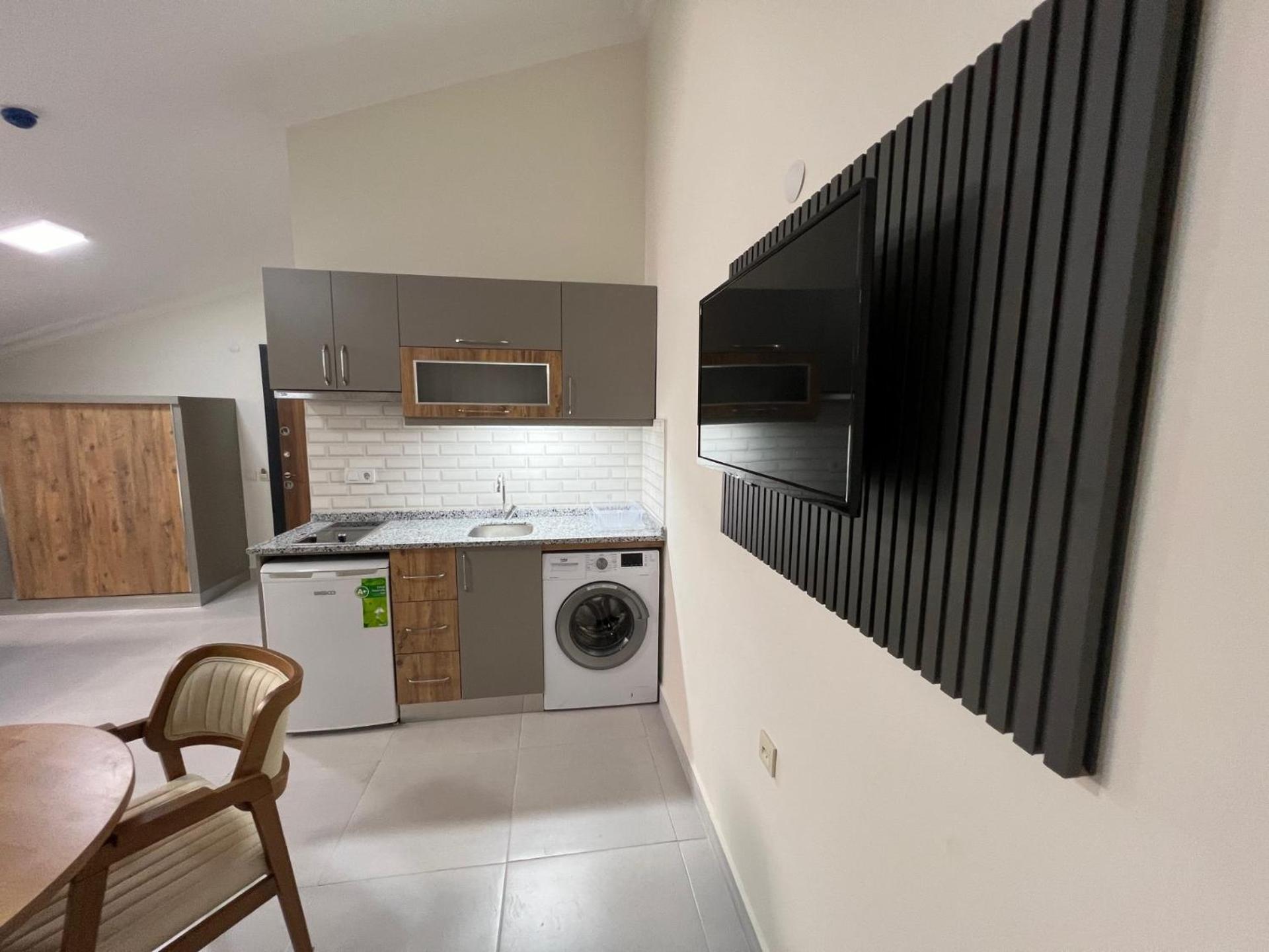 Family Room,1547011453:JPEG