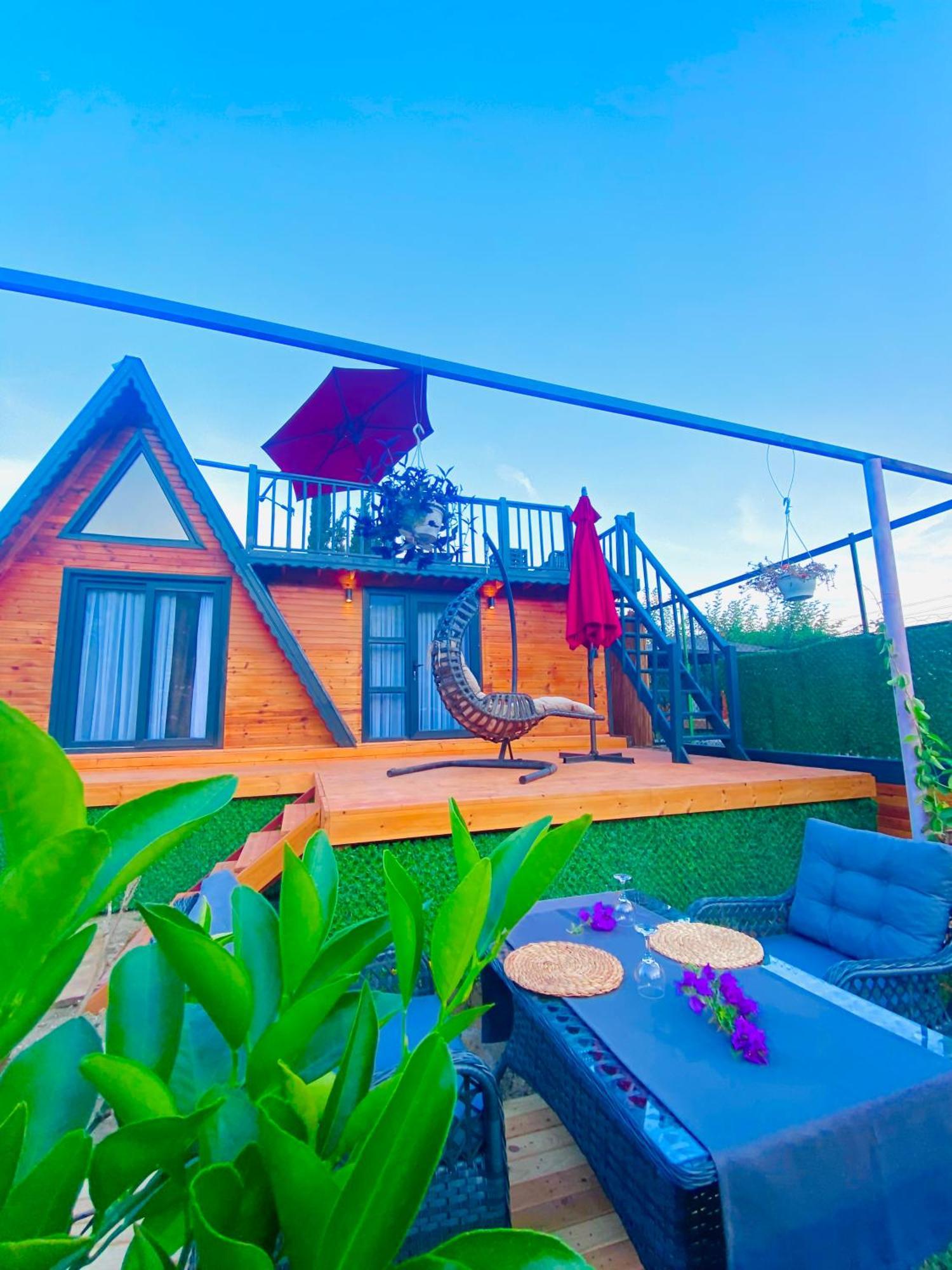 Terrace Bungalow Montainside