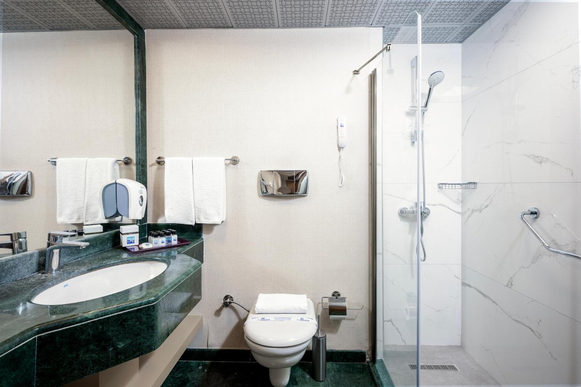 Standard Single Room with Side Sea View