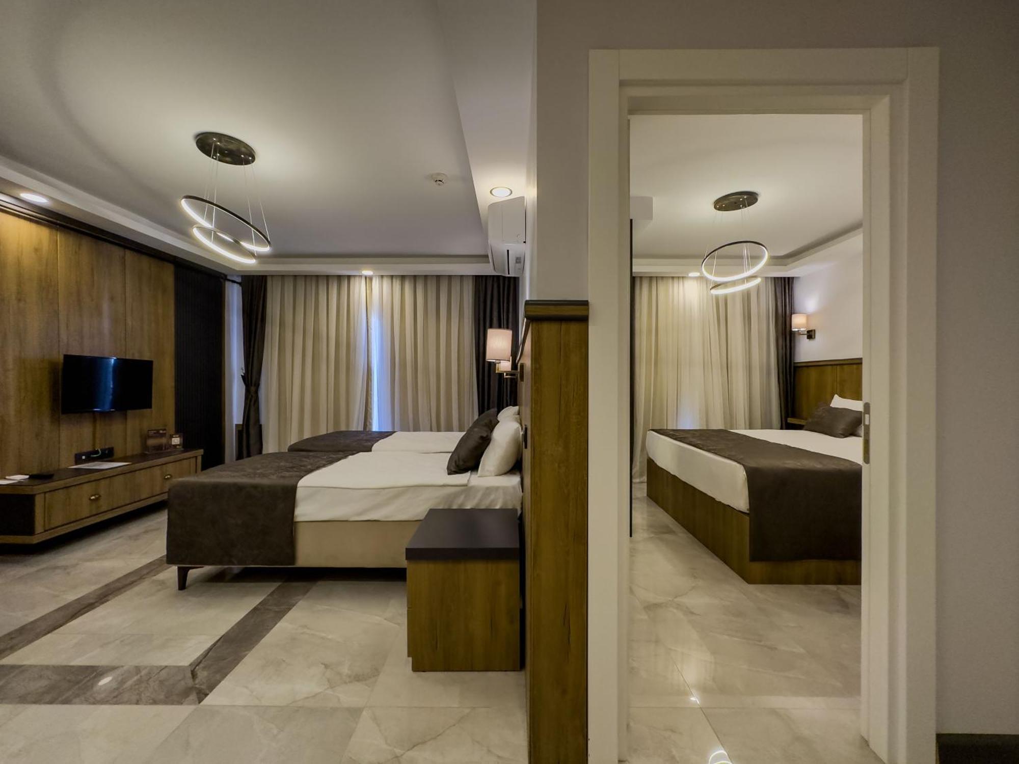 Junior Suite with Garden View