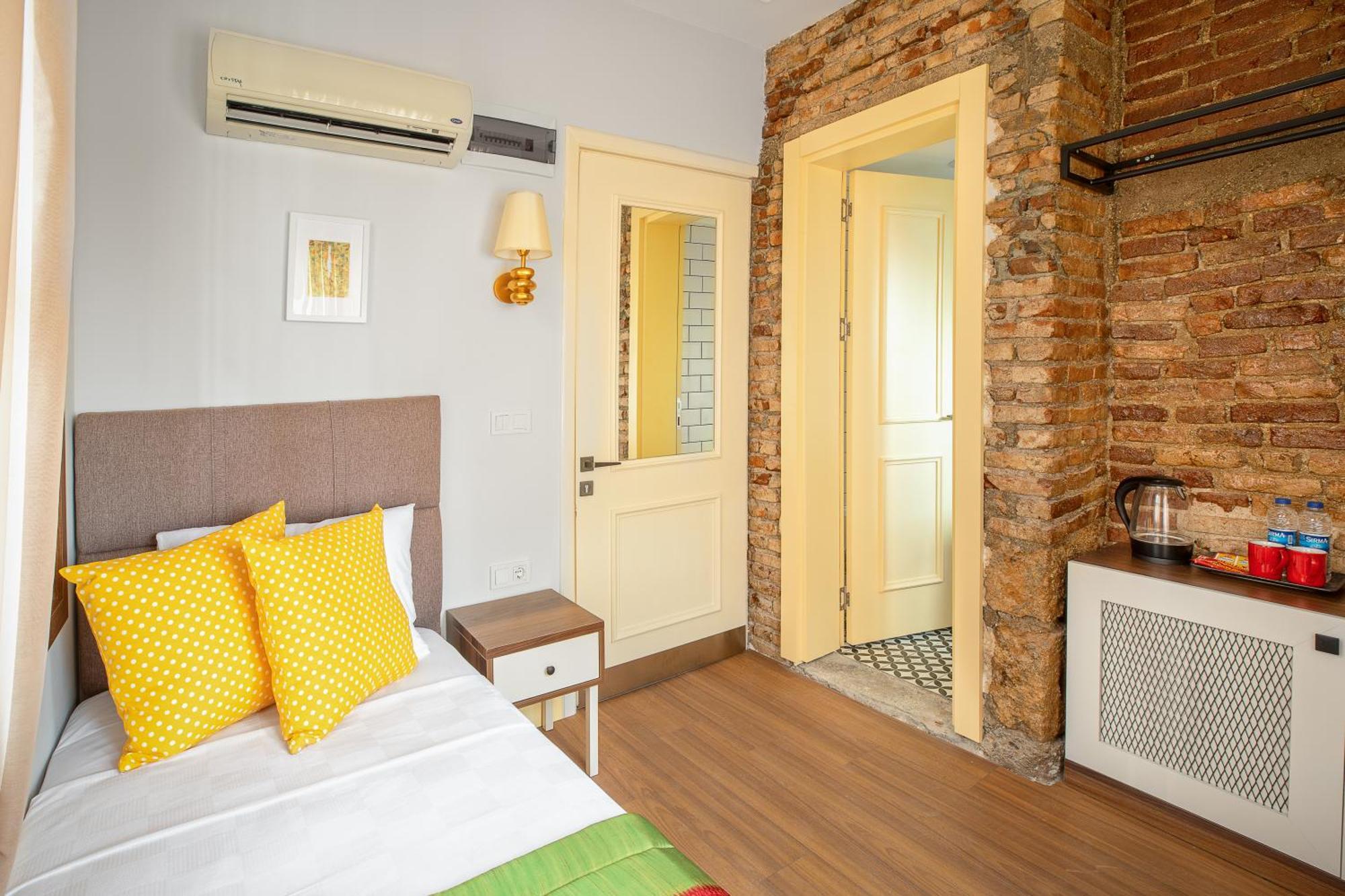 Single Room with Garden View