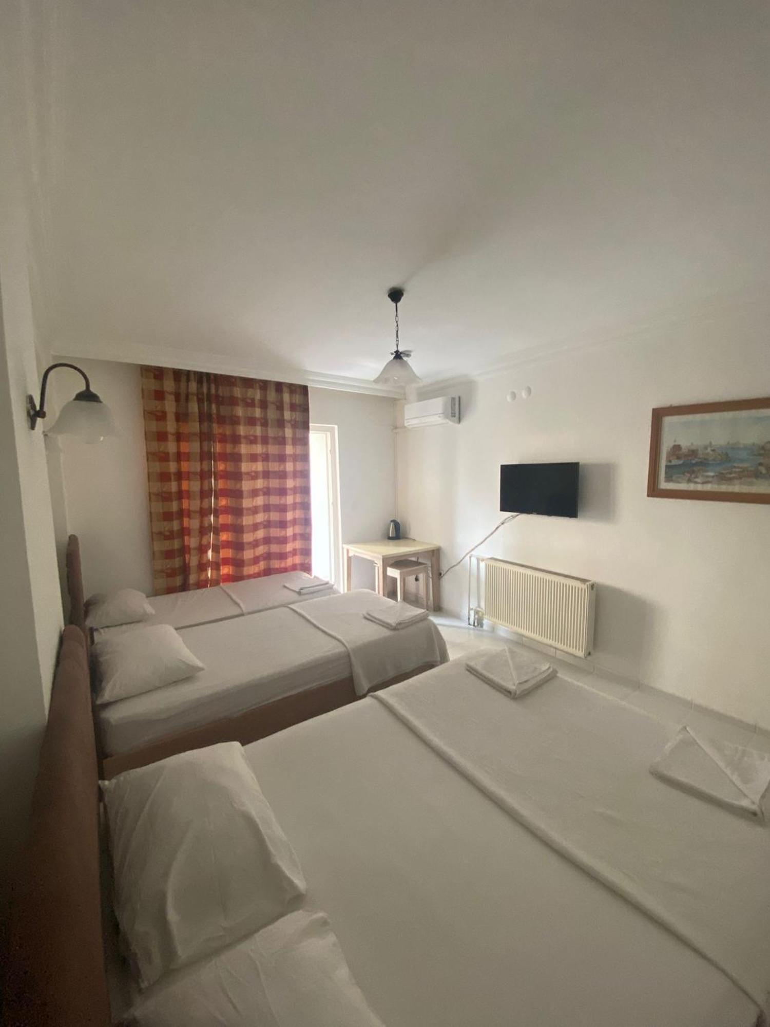 Family Room with Balcony,1692084453:JPEG