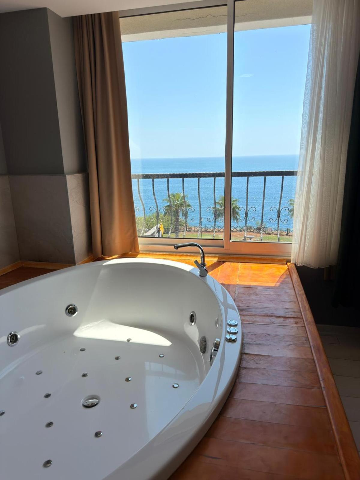 Suite with Sea View