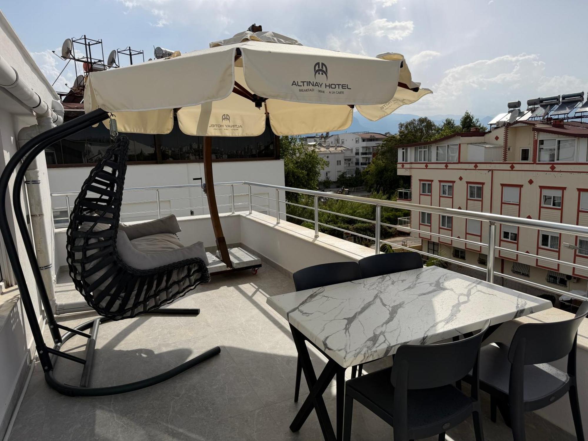 Suite with Garden View