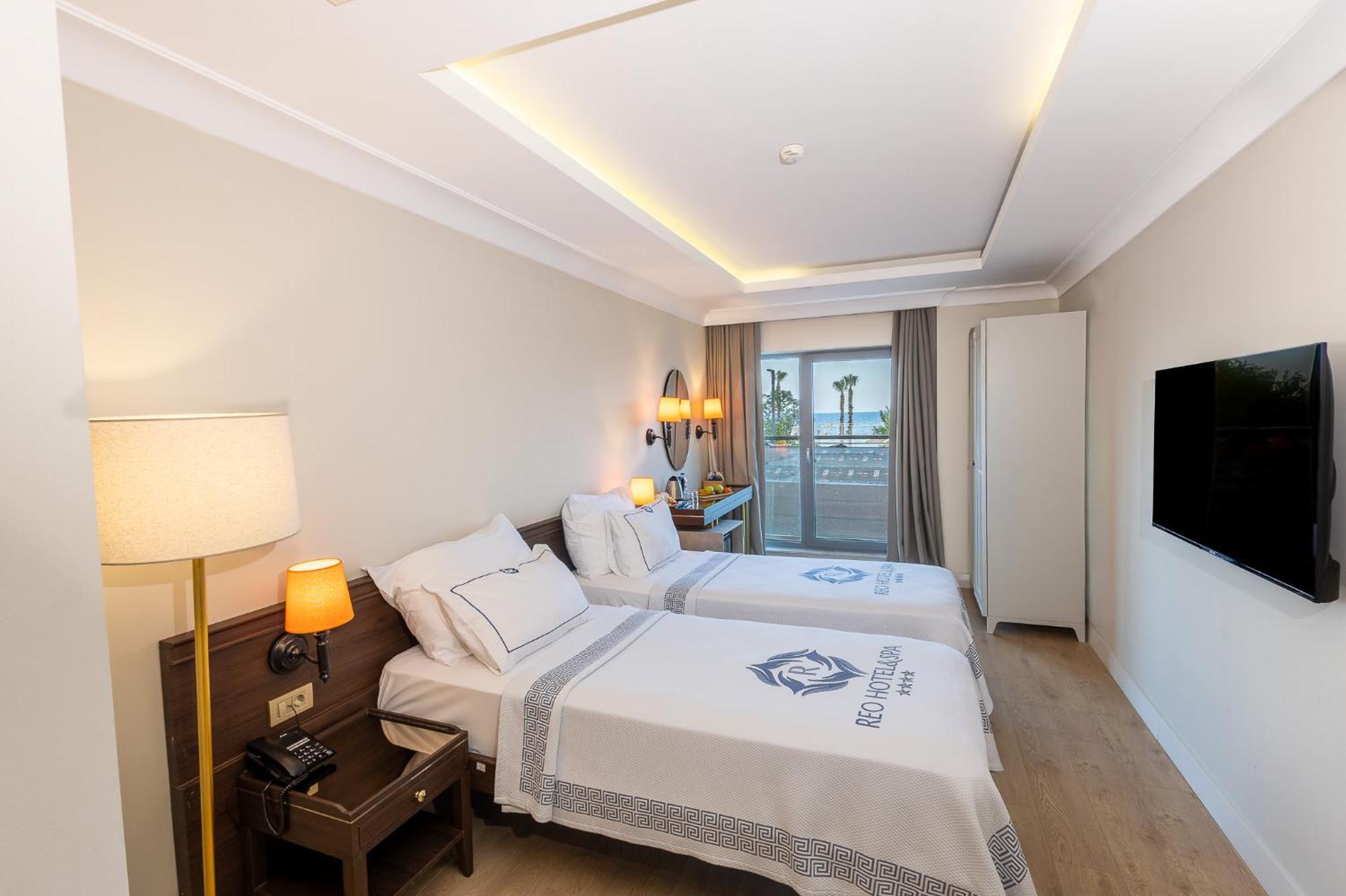 Deluxe Family Room