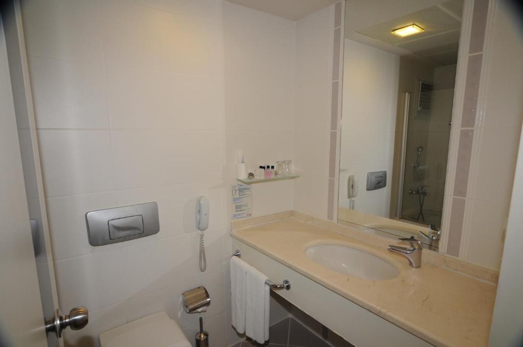 Standard Double or Twin Room Side Sea View,395932440:JPEG