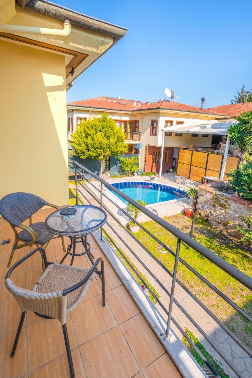 Villa with Garden View