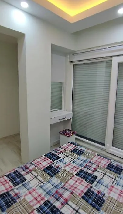 Airport & Lara Beach House No5-1