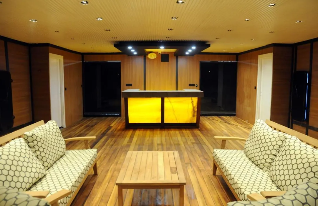 Limitless Yacht Hotel-1
