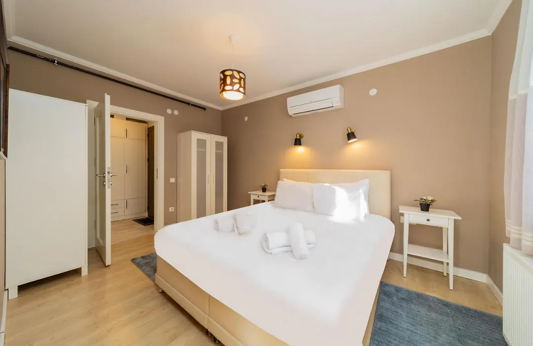 Cozy Flat With Balcony Near Beach In Konyaalti-1