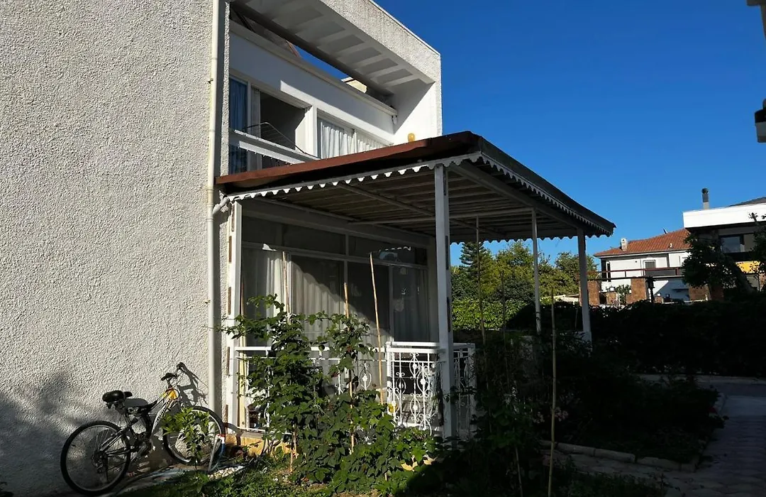 Gueney Tatil Sitesi-1