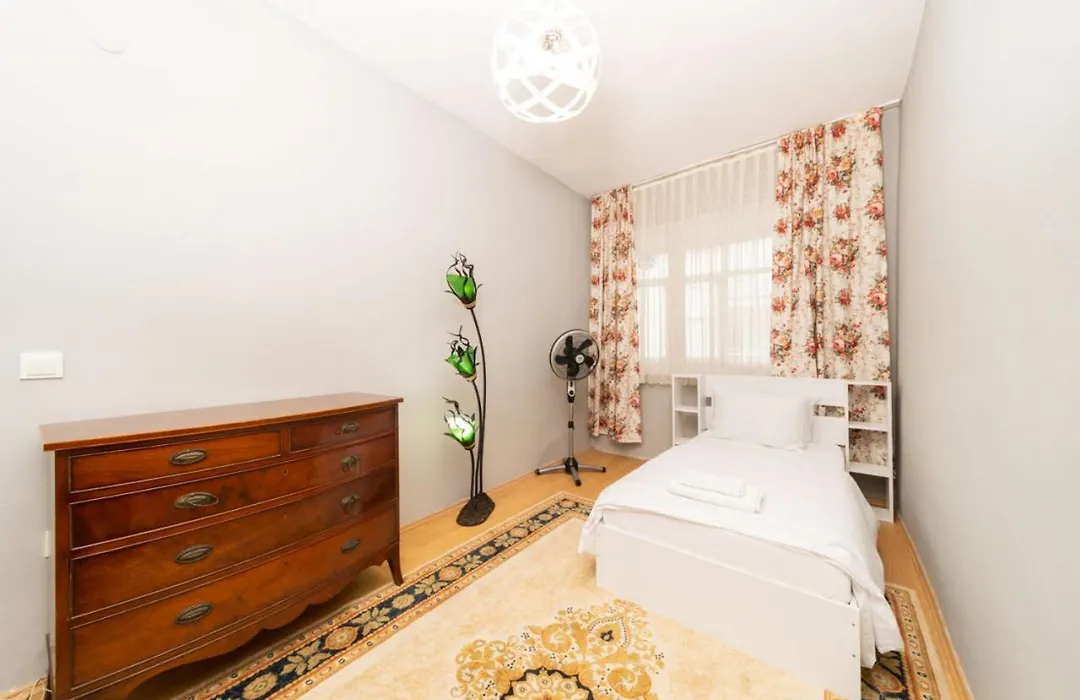 Appartamento Colorful Flat Close To The Coast In Muratpasa-1