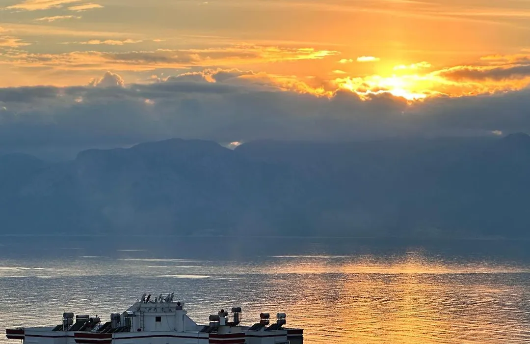 Lueks Tripleks 180° Deniz Dag Manzarali Merkez De-1