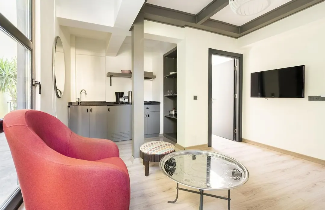 Pleasant Flat Near Hadrians Gate-1