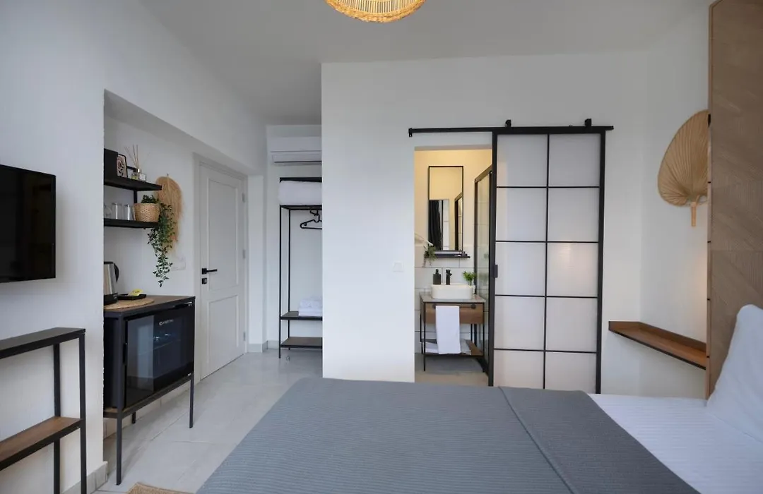 The Easy Rooms Verandah-1