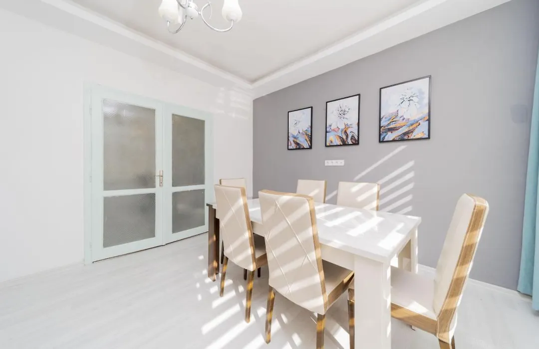Central Flat Near Seaside In Antalya Muratpasa-1