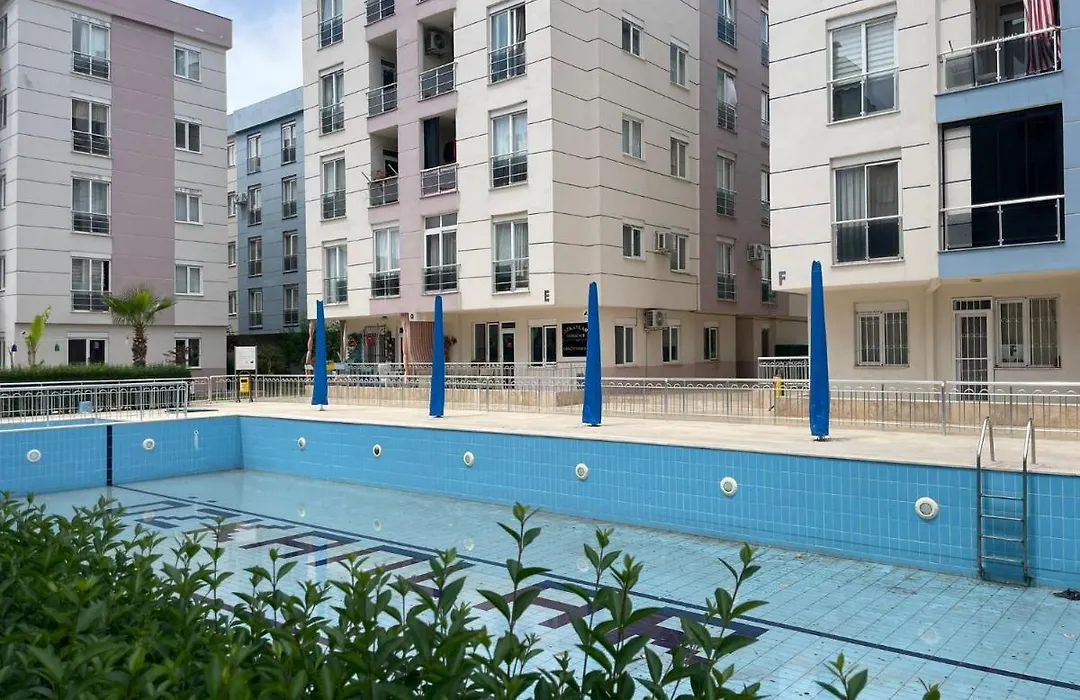 Oezkanlar Sitesi I Havuzlu Guevenlikli Site Merkezi Konum-1