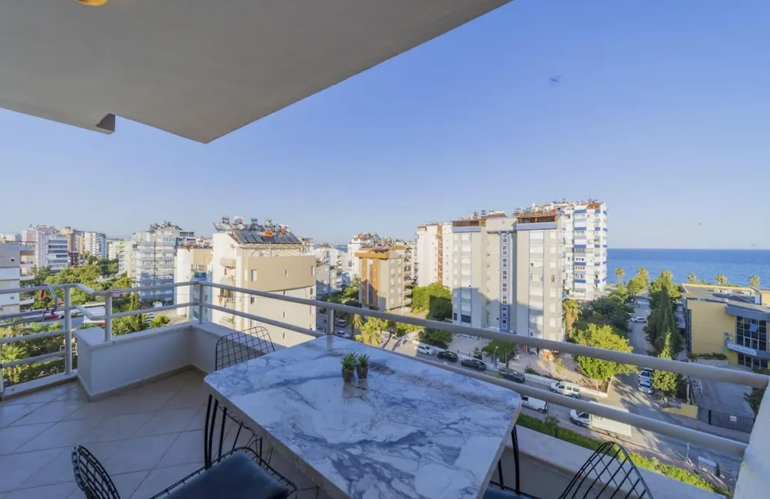 Refreshing Flat Within Walking Distance To Konyaalti Beach With Sea View In Antalya-1