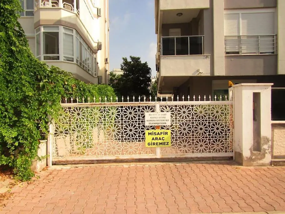 Lara Denize Sifir Havuzlu Sifir Esyali 2 Yatak Odali Muhtesem Ev-1