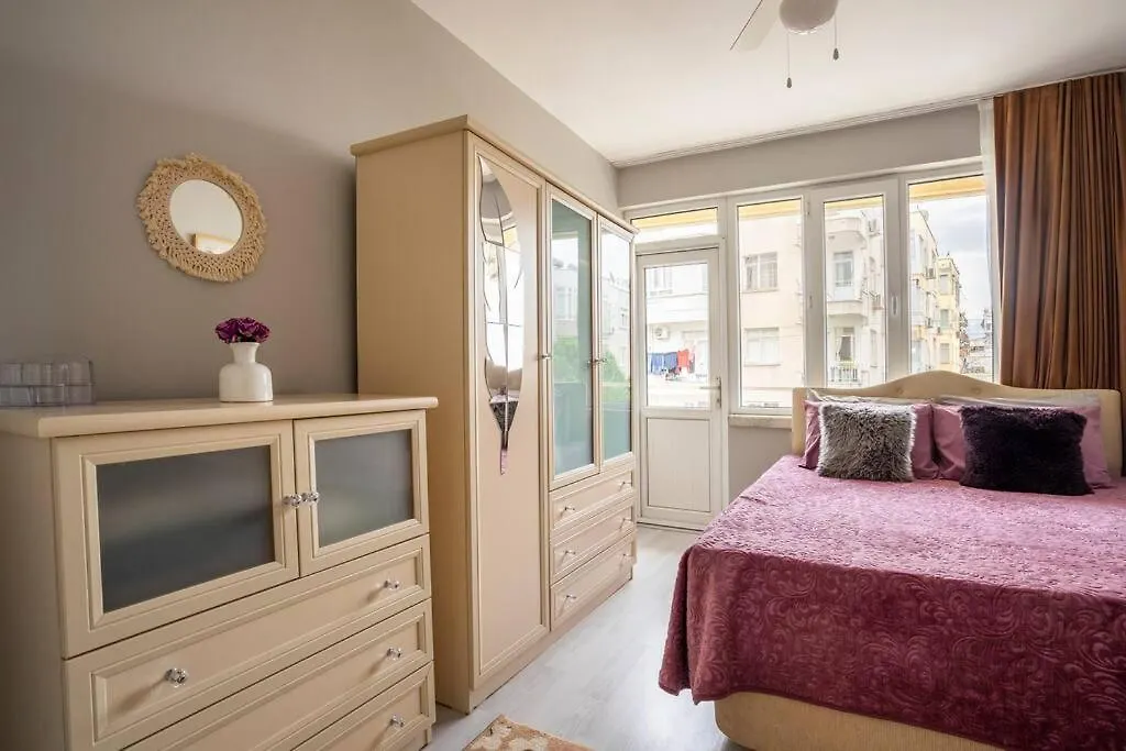 In The City Center, Close To The Beach, 100 Mbps Internet, Family House-1
