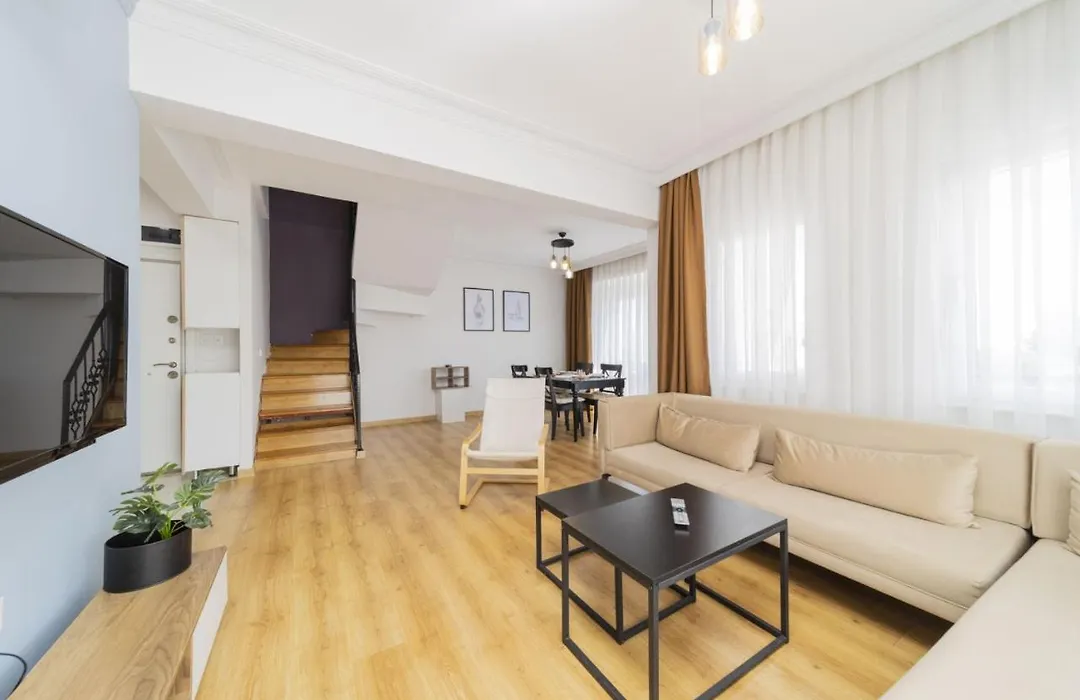 Spacious And Central Apartment Near Lara Beach In Muratpasa, Antalya-1