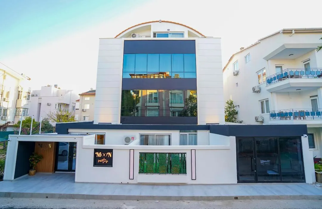 Moon Suites-1
