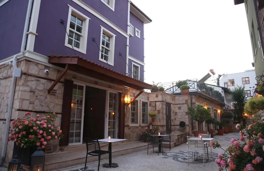 Exceptional Flat With Terrace Near Hadrian'S Gate-1