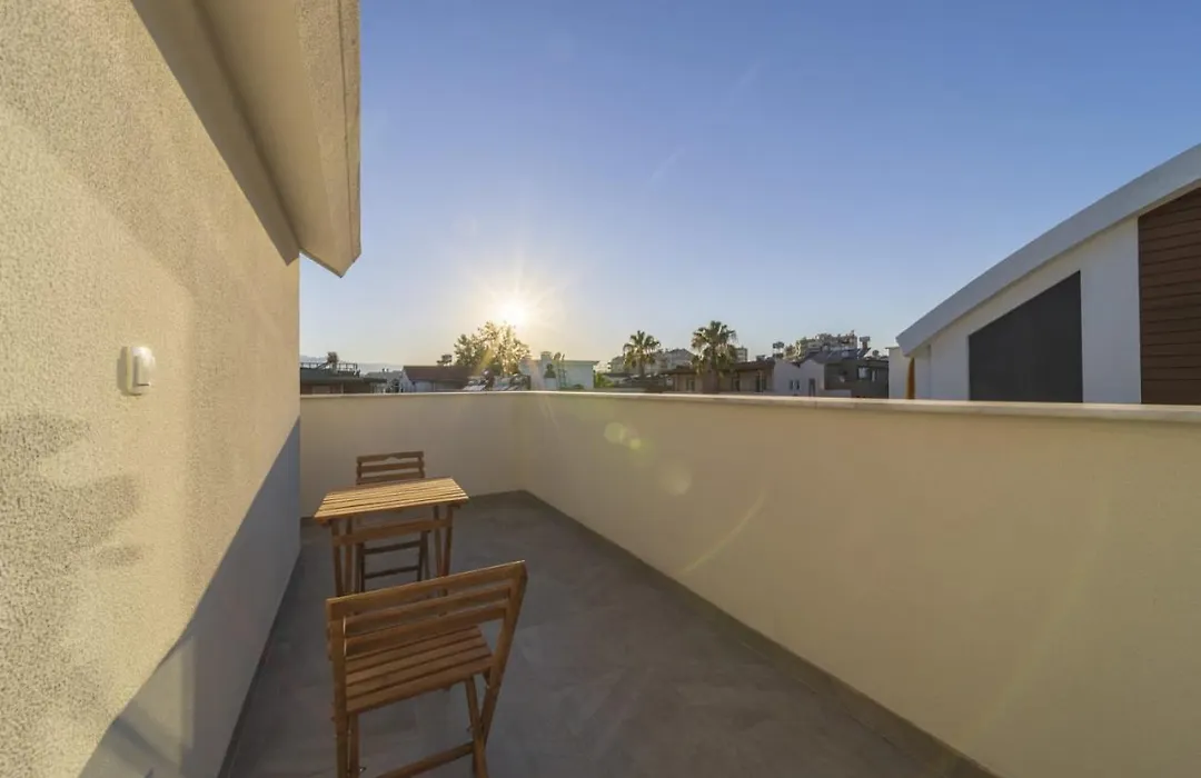 Central Flat With Balcony And Terrace In Muratpasa-1