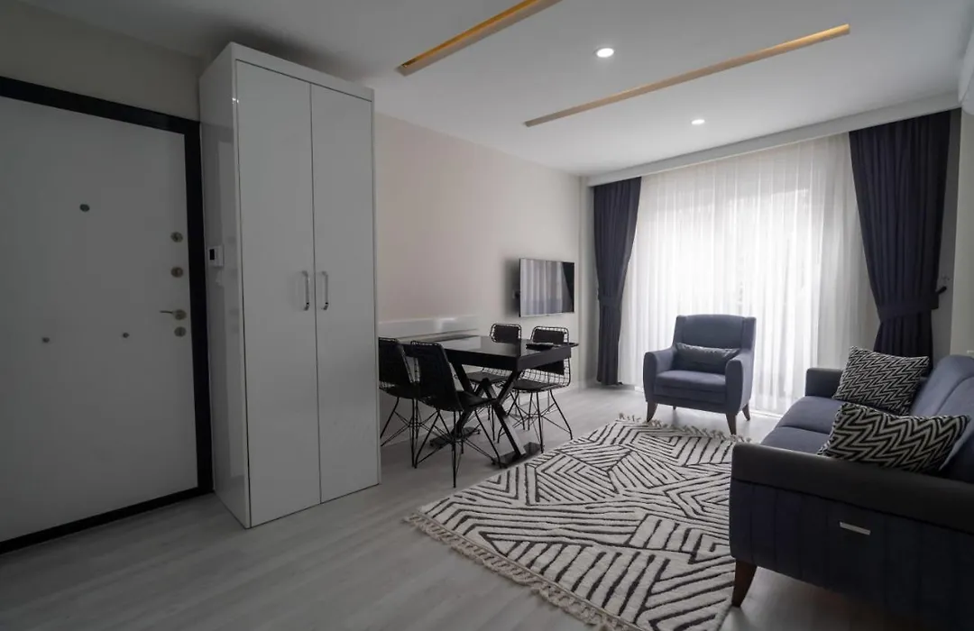 Apartment With Balcony Close To Beach In Muratpasa-1
