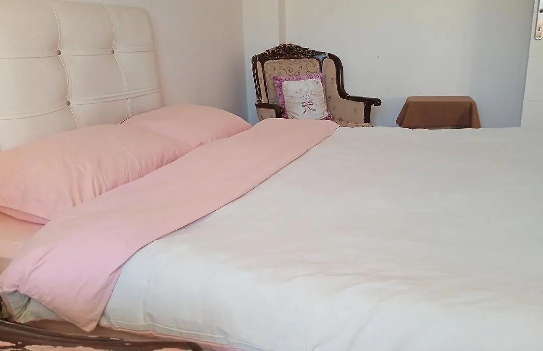 Be My Guest - Homestay Apartments Guest Houses Sleeping Rooms-1