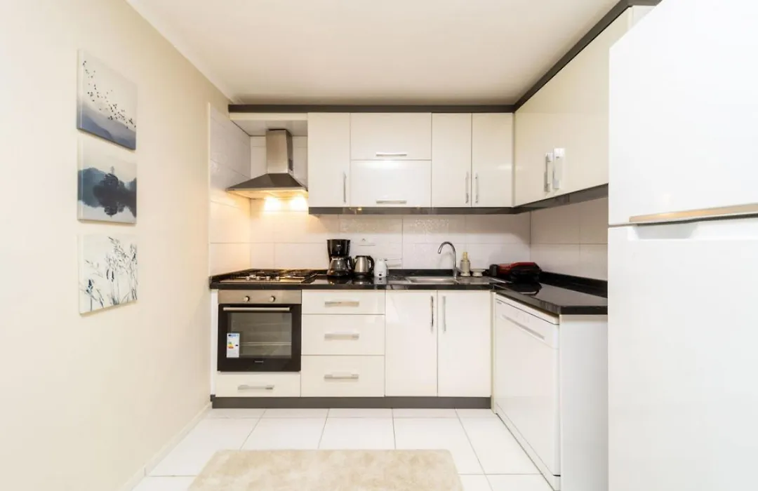Lovely Flat Near Hadrians Gate-1