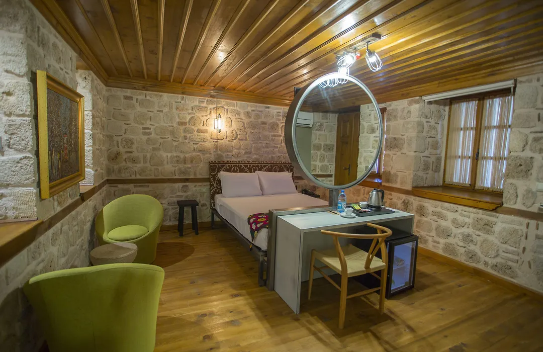 Char Me Hotel-1