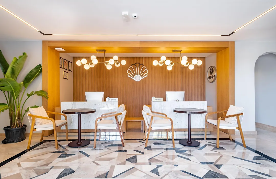 Pearly Hotel-1