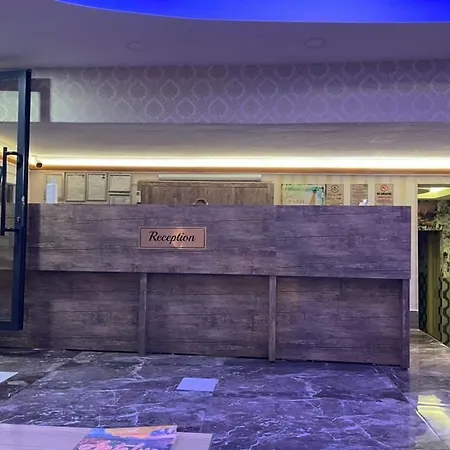 Oezguer Hotel Isiklar-3