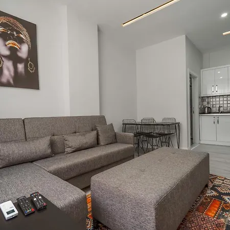 Charming And Central Flat Near Beach In Muratpasa-3