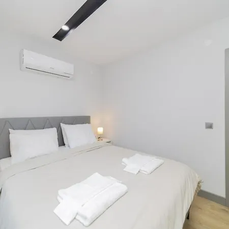 Chic Flat With Central Location In Muratpasa-2