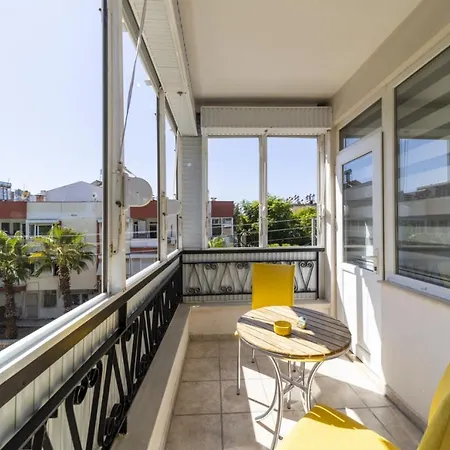 Central Flat Near Shore In Muratpasa With Terrace-2