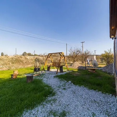 Cozy Bungalow Surrounded By Nature In Konyaalti-2