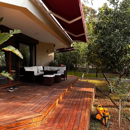 Ultra Lux Garden 50 Mt To The Sea Both Within The Site And Detached-3