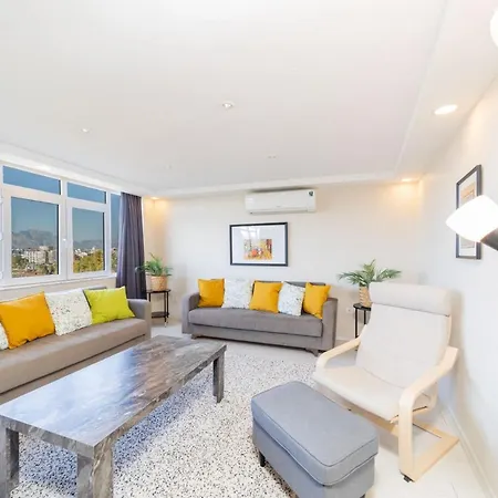 Superb Flat Near Hadrian'S Gate-2