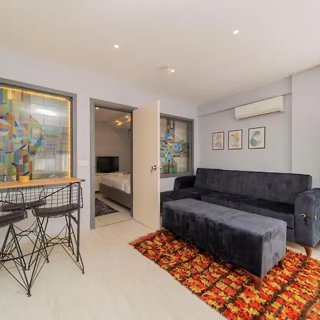 Cozy Flat Near Sea With Balcony In Muratpasa-3