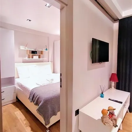 Sleek Residence Flat In Muratpasa With Shared Pool-2