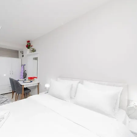 Furnished Tiny Studio Flat In Muratpasa Antalya-2