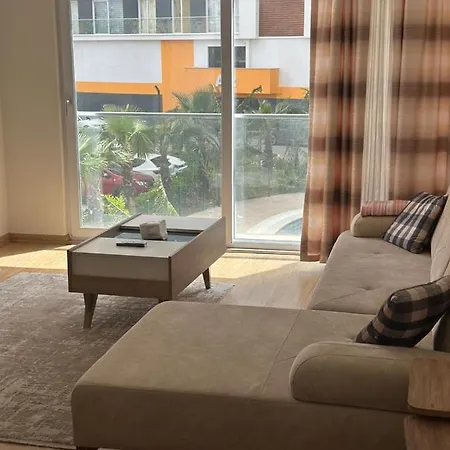 Sophisticated Apartment With Pool View Balcony-3