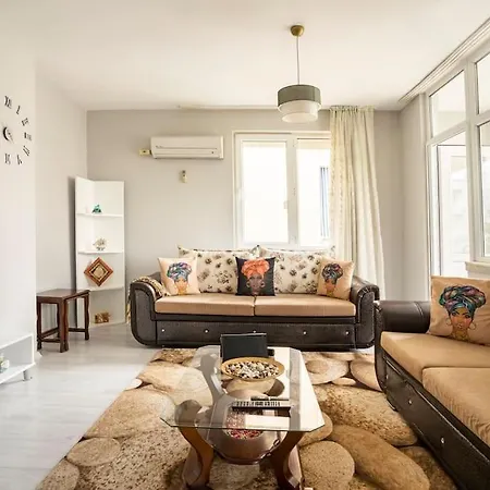 In The City Center, Close To The Beach, 100 Mbps Internet, Family House-3