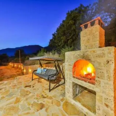 Sleeps 4, Luxury Spacious Villa Awz 279-3